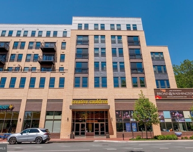 102 Lounsbury Place - Photo Thumbnail 24
