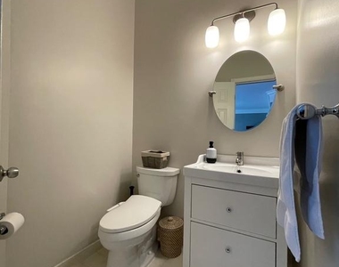 102 Lounsbury Place - Photo Thumbnail 19
