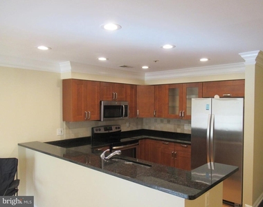 244 S Reynolds Street - Photo Thumbnail 6