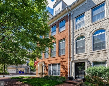 5228 Harold Secord Street - Photo Thumbnail 2