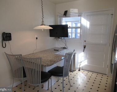 543 N Lombardy Street - Photo Thumbnail 5