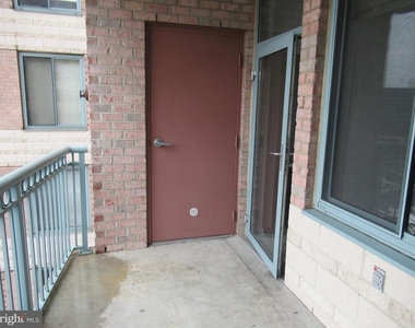 851 N Glebe Road - Photo Thumbnail 12