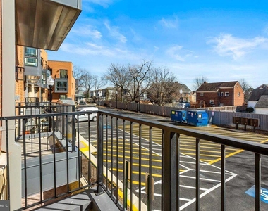 1106 Highland - Photo Thumbnail 17