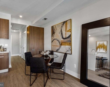 1106 Highland - Photo Thumbnail 13