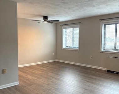 1200 S Arlington Ridge Road S - Photo Thumbnail 3