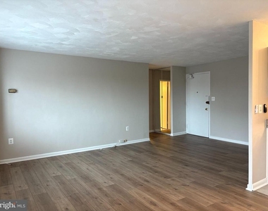 1200 S Arlington Ridge Road S - Photo Thumbnail 9