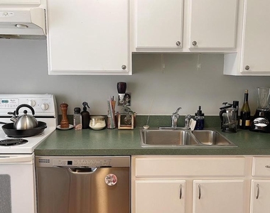 306 S Wayne Street - Photo Thumbnail 8