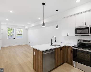 2505 N 11th Street - Photo Thumbnail 5