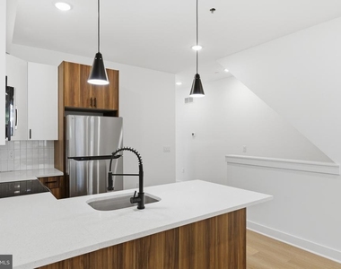 2505 N 11th Street - Photo Thumbnail 3