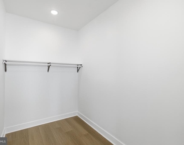 2310 N Sydenham Street - Photo Thumbnail 6