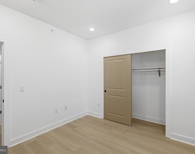 2310 N Sydenham Street - Photo Thumbnail 16