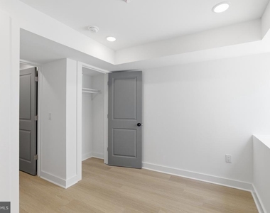 2123 N 9th Street - Photo Thumbnail 15