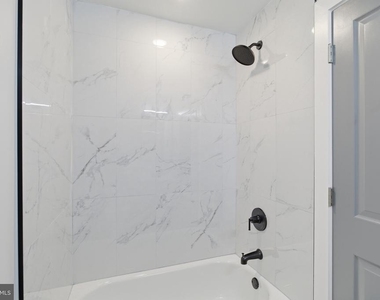 2123 N 9th Street - Photo Thumbnail 6