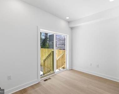2123 N 9th Street - Photo Thumbnail 7