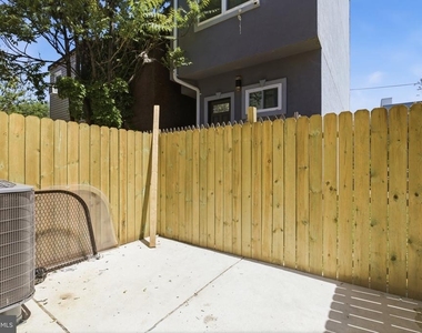 2123 N 9th Street - Photo Thumbnail 9