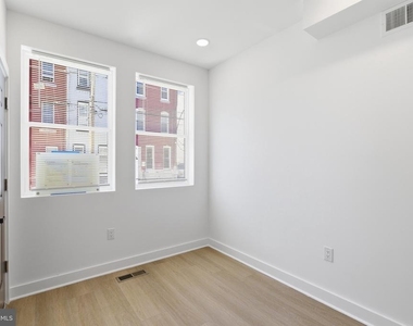 2123 N 9th Street - Photo Thumbnail 3