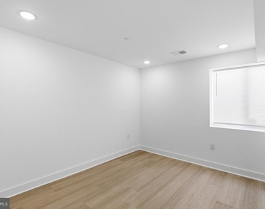 2123 N 9th Street - Photo Thumbnail 11