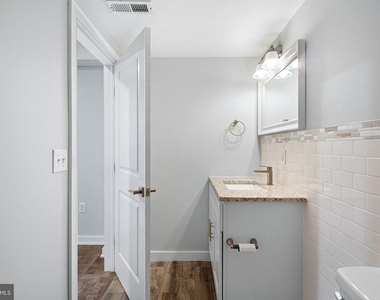 1318 S Broad Street - Photo Thumbnail 18