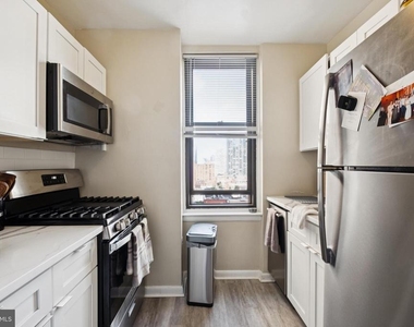 135 S 19th Street - Photo Thumbnail 2