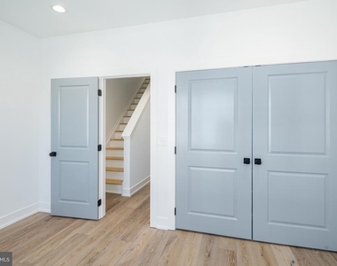 1532 Catharine Street - Photo Thumbnail 16