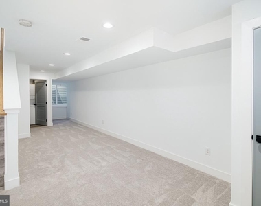 1532 Catharine Street - Photo Thumbnail 10