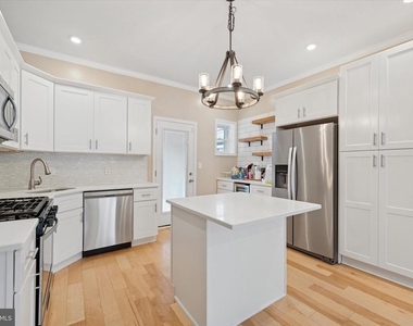 2809 W Jefferson Street - Photo Thumbnail 5