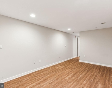 1418 Christian Street - Photo Thumbnail 24