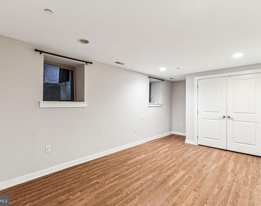 1418 Christian Street - Photo Thumbnail 23