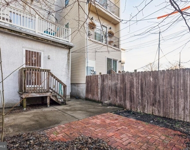 1418 Christian Street - Photo Thumbnail 16