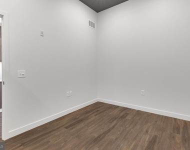 525 N 41st Street - Photo Thumbnail 18