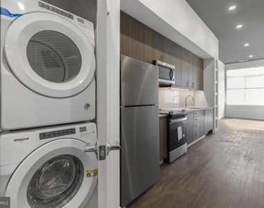 525 N 41st Street - Photo Thumbnail 5