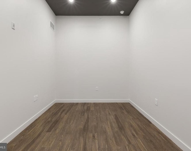 525 N 41st Street - Photo Thumbnail 17