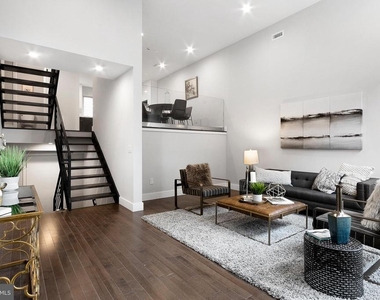 1321 S Woodstock Street - Photo Thumbnail 2