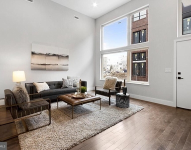1321 S Woodstock Street - Photo Thumbnail 3