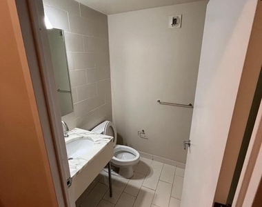 1425 Locust Street - Photo Thumbnail 7