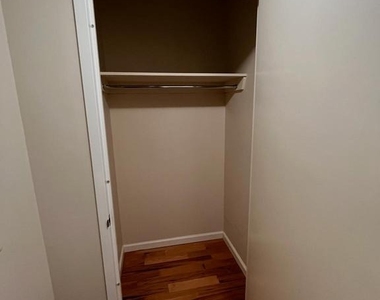 1425 Locust Street - Photo Thumbnail 3