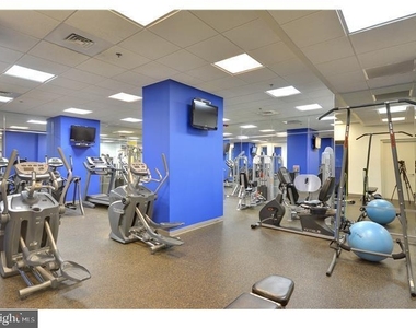 1425 Locust Street - Photo Thumbnail 13