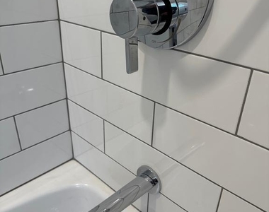 713 Woodfield Road - Photo Thumbnail 10