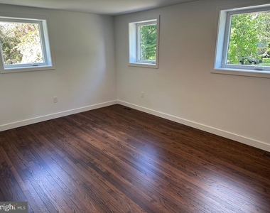 713 Woodfield Road - Photo Thumbnail 17