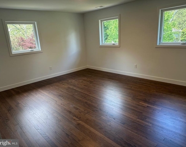 713 Woodfield Road - Photo Thumbnail 21