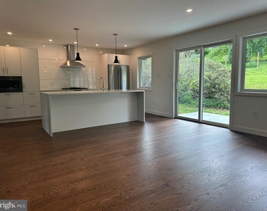 713 Woodfield Road - Photo Thumbnail 30