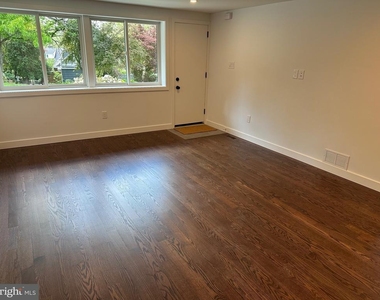 713 Woodfield Road - Photo Thumbnail 4