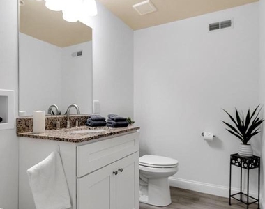 129 W Sixth St - Photo Thumbnail 23