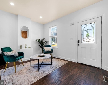 129 W Sixth St - Photo Thumbnail 3