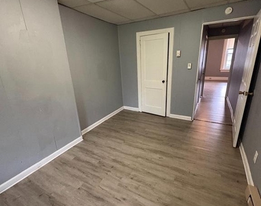 540 Walnut Street - Photo Thumbnail 3