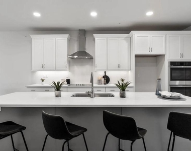 1112 Meadowlark Drive - Photo Thumbnail 4