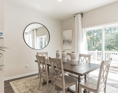 1112 Meadowlark Drive - Photo Thumbnail 8