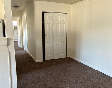 3941 James Street - Photo Thumbnail 9