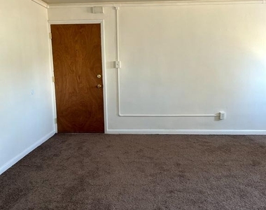 3941 James Street - Photo Thumbnail 5