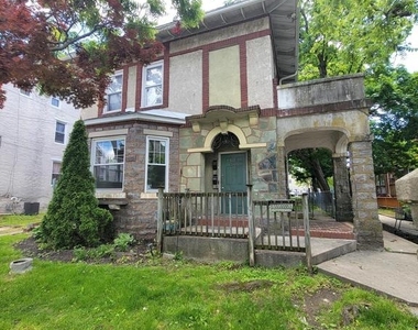 332 W Washington Street - Photo Thumbnail 2